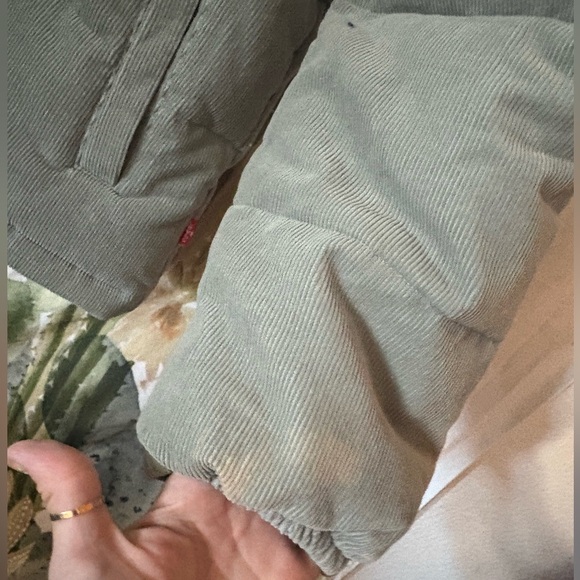 Levi's Women's Zoe Corduroy Puffer Coat 🌵Medium - Picture 2 of 15